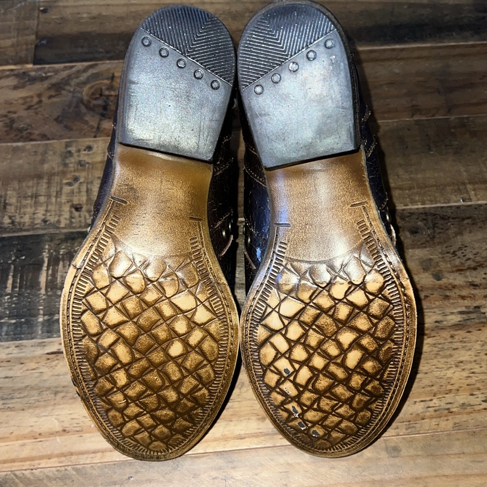 Very Volatile Spears Booties - Picture 7 of 8